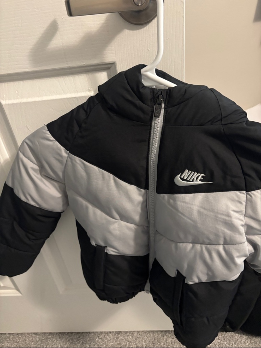 Nike Kids Black & Silver Colorblock Puffer Jacket